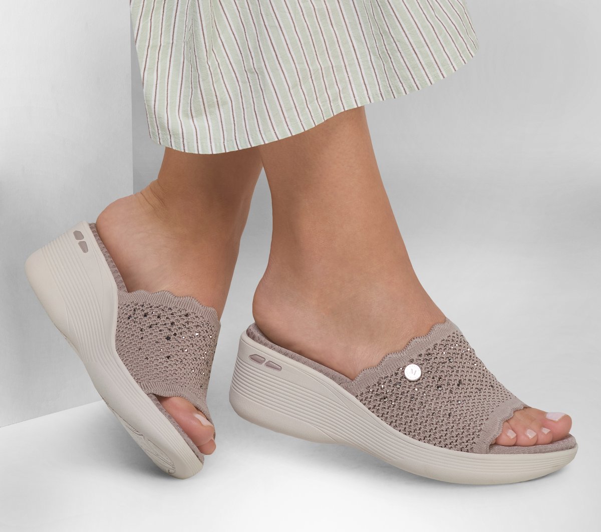 Martha Stewart: Pier-Lite - Light Essence / Skechers Women
