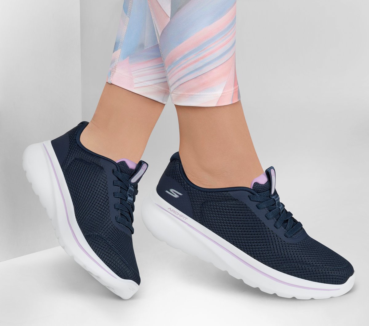 GO WALK Arch Fit N-Joy - Amira / Skechers Women