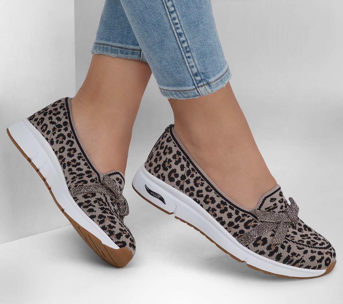 Martha Stewart: Arch Fit Living / Skechers Women