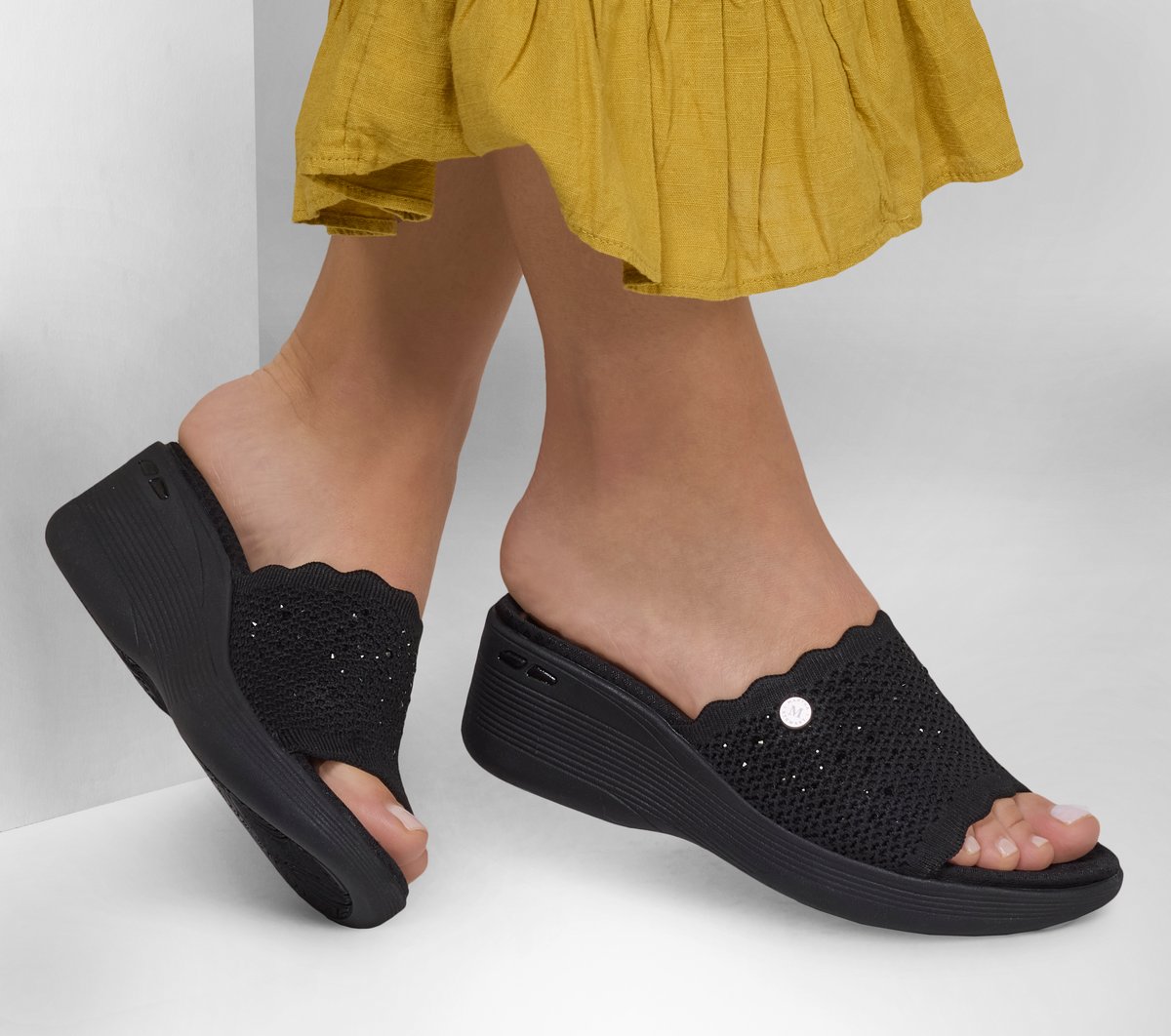 Martha Stewart: Pier-Lite - Light Essence / Skechers Women