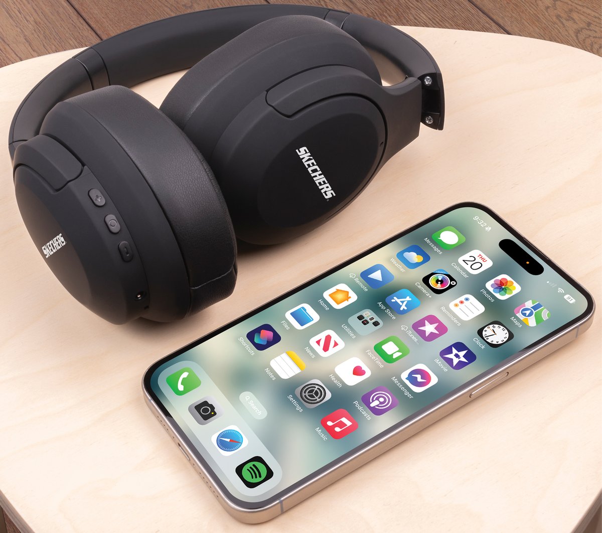 Wireless Over Ear Headphones / Skechers Clothing