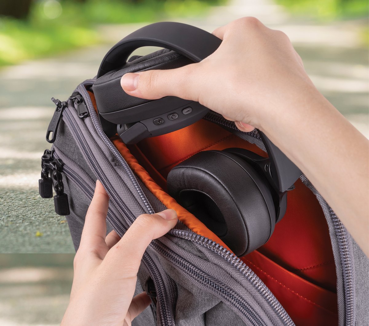 Wireless Over Ear Headphones / Skechers Clothing