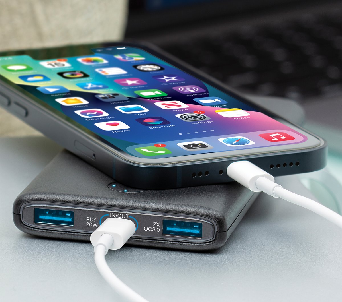 10k 20W USB-C Portable Power Bank Charger / Skechers Clothing