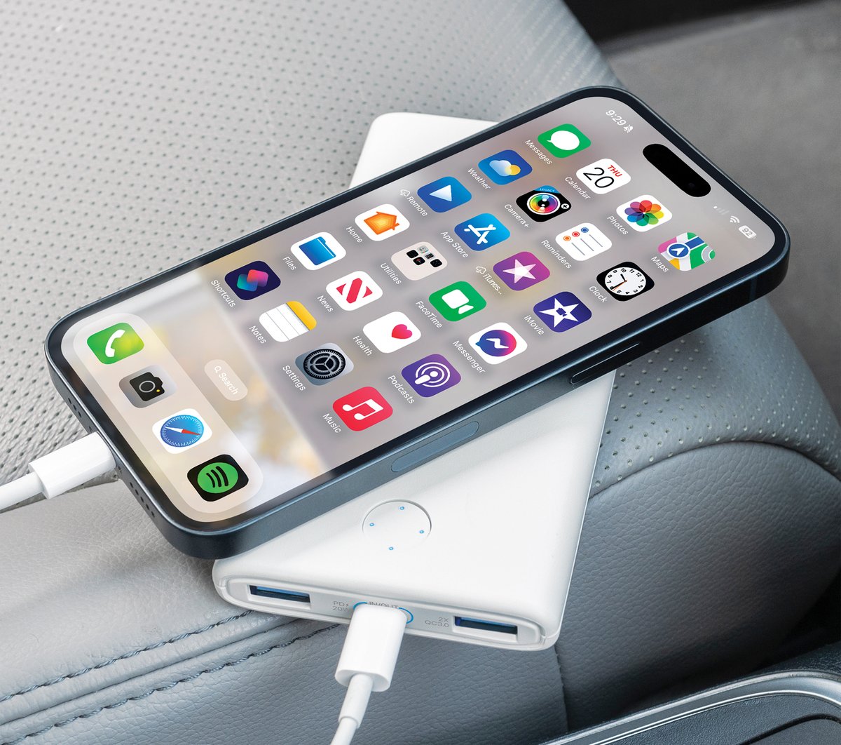 10k 20W USB-C Portable Power Bank Charger / Skechers Clothing