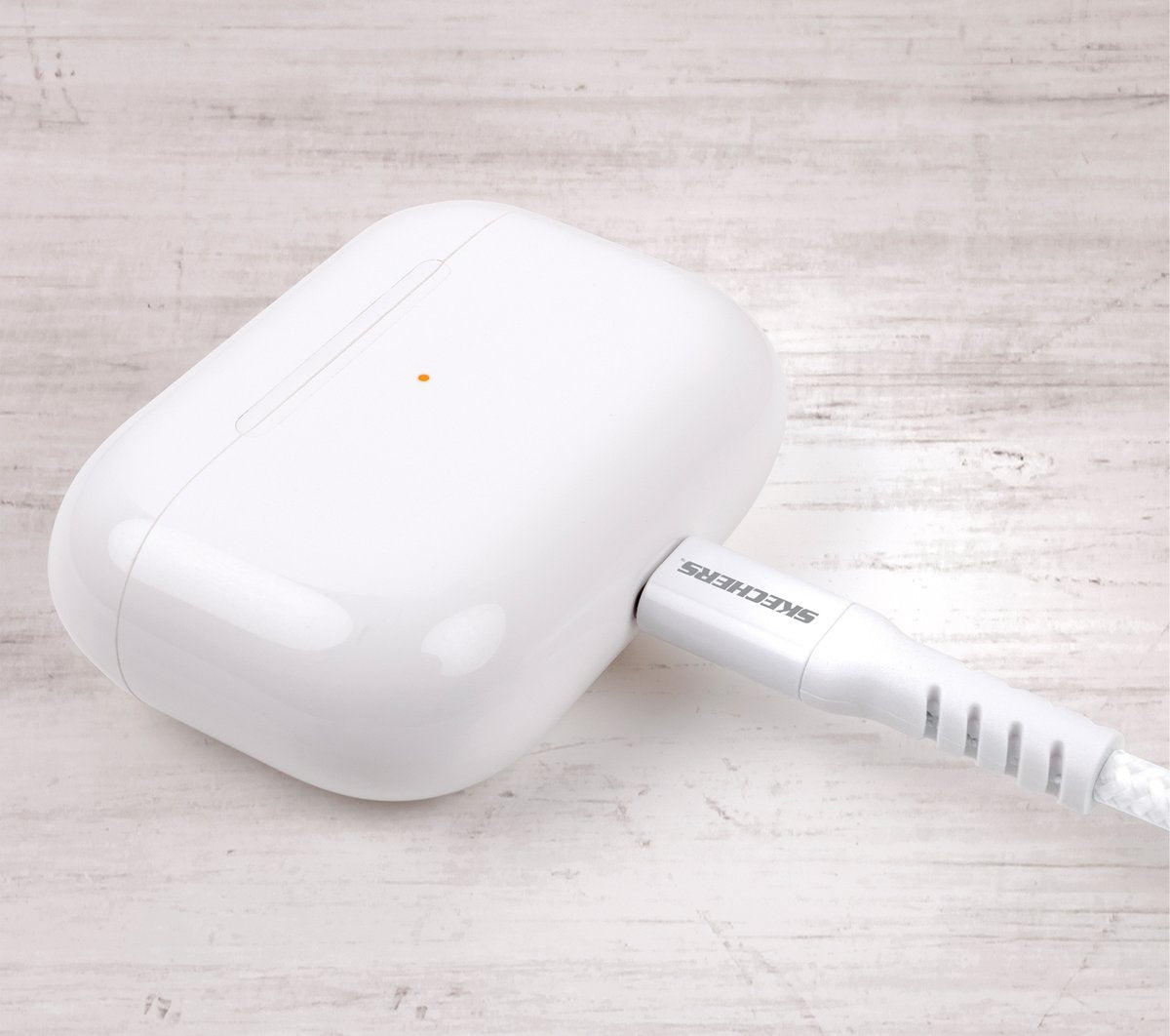 Lightning to USB-C Charging Cable / Skechers Clothing